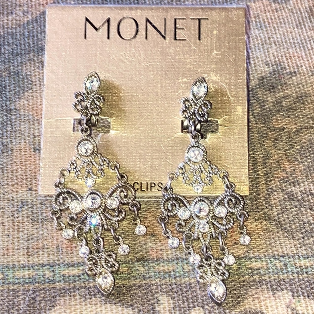Monet clip on earrings
